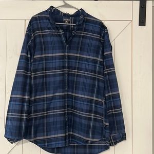 Men’s blue and grey button down flannel